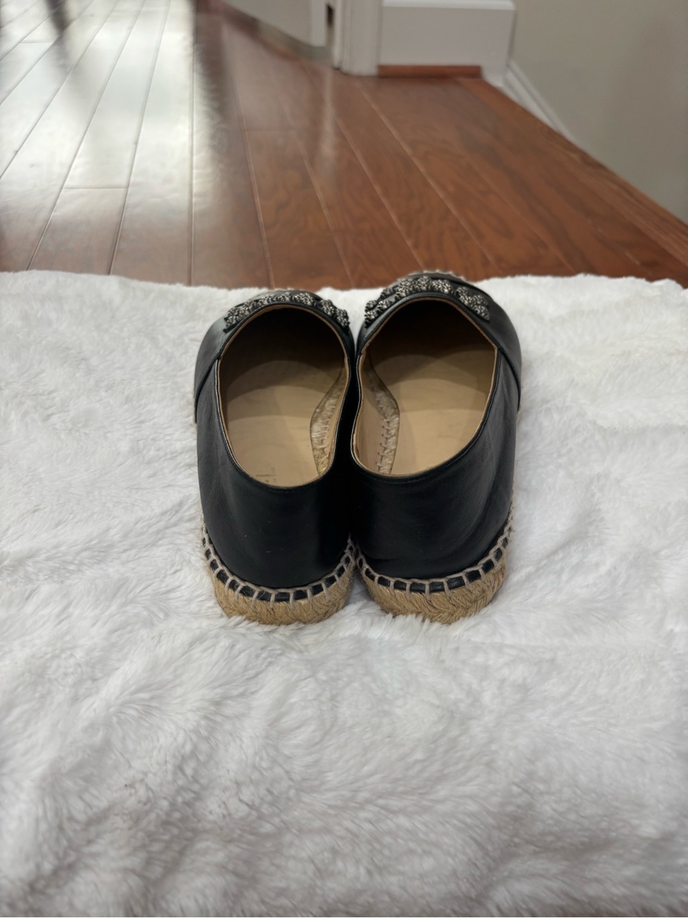 Pre-owned CHANEL Black Leather Espadrille Flats with Embellished CC - Picture 6 of 16